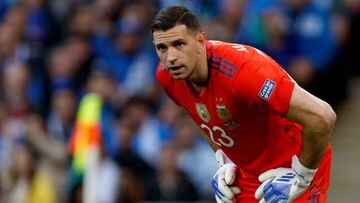 LONDON, UNITED KINGDOM - JUNE 1: Emiliano Martinez of Argentina  during the  International Friendly match between Italy  v Argentina  at the Wembley Stadium on June 1, 2022 in London United Kingdom (Photo by Richard Sellers/Soccrates/Getty Images)