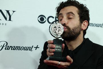 Brandon Uranowitz poses with the award for Best Performance by an Actor in a Featured Role in a Play for "Leopoldstadt" at the 76th Annual Tony Awards in New York City, U.S., June 11, 2023. REUTERS/Amr Alfiky