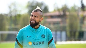 COMO, ITALY - APRIL 11: Arturo Vidal of FC Internazionale looks on during the FC Internazionale training session at the club's training ground Suning Training Center on April 11, 2022 in Como, Italy. (Photo by Mattia Ozbot - Inter/Inter via Getty Images)