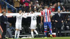Zidane considers what to do with problem kids Isco and James 