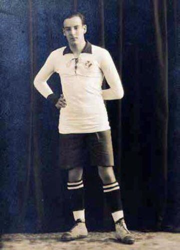 Primer Bicampeón de goleo en la 1927-1928 y en la 1929-1930