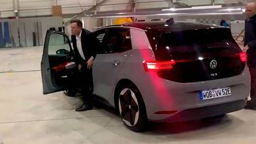 ¿Por qué fue Elon Musk a Alemania a probar el nuevo eléctrico de Volkswagen?