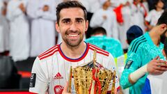 Paco Alcácer celebra uno de los títulos ganados en Emiratos Árabes con el Sharjah.