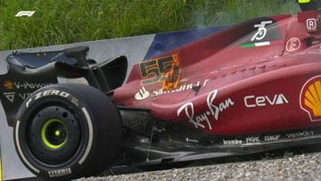 El Ferrari de Sainz arde durante el GP de Austria.