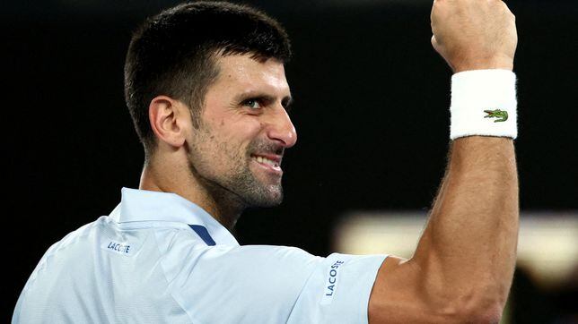 Djokovic le mete dos roscos a Mannarino e iguala marcas de Nadal y Federer