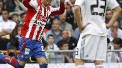 <b>GOLEADOR.</b> De las Cuevas marcó el gol que dio la victoria al Sporting y alejó al Madrid de la Liga.