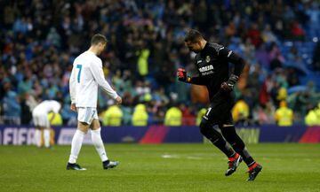 Asenjo delighted after Villarreal's victory over Real Madrid.