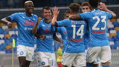 Naples (Italy), 27/09/2020.- Napoli&#039;s forward Hirving Lozano (2-L) celebrates with teammates after scoring the 1-0 goal during Italian Serie A soccer match between SSC Napoli and Genoa CFC at the San Paolo stadium in Naples, Italy, 27 September 2020.