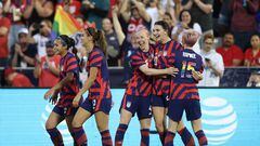 COMMERCE CITY, COLORADO - JUNE 25: Taylor Kornieck #20 of Team USA celebrates with Becky Sauerbrunn #4 and Megan Rapinoe #15 after scoring a goal against Colombia in the second half at Dick's Sporting Goods Park on June 25, 2022 in Commerce City, Colorado.   Matthew Stockman/Getty Images/AFP
== FOR NEWSPAPERS, INTERNET, TELCOS & TELEVISION USE ONLY ==