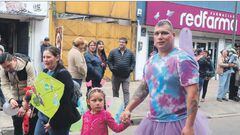Cabo del Ejército chileno se viste de mariposa para acompañar a su hija y se llena de aplausos en redes: “Este padre entendió todo”