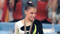 La gimnasta espa&ntilde;ola Carolina Pascual posa tras ganar la medalla de plata en gimnasia r&iacute;tmica en los Juegos Ol&iacute;mpicos de Barcelona 92.