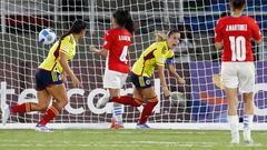 Daniela Montoya celebrando un gol con la Selección Colombia en la victoria 4-2 sobre Paraguay en la fecha 1 de la Copa América Femenina.