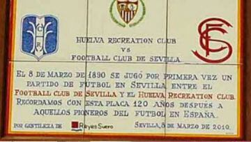 El alcalde de Huelva critica que el Sevilla se adjudique un "honor que no le corresponde"
