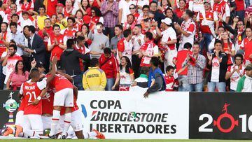 Independiente Santa Fe se enfrenta al Sevilla de España con su nómina titular en amistoso en Estados Unidos.