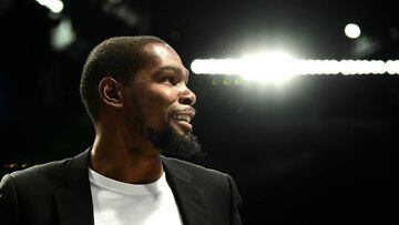 Kevin Durant attended the Olympiacos - Monaco EuroLeague game to support his friend Mike James.