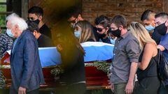 La foto de Maradona que indigna a Argentina: los posibles delitos del empleado de la funeraria