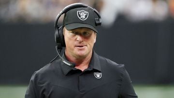 LAS VEGAS, NEVADA - OCTOBER 10: Head coach John Gruden of the Las Vegas Raiders reacts during the first half against the Chicago Bears at Allegiant Stadium on October 10, 2021 in Las Vegas, Nevada.   Ethan Miller/Getty Images/AFP == FOR NEWSPAPERS, INTER