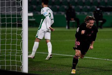 Modric celebró así su gol al Elche.