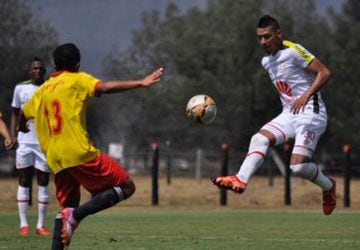 El vigente campeón de la Copa Sudamericana venció 8-0 y 3-0 en doblete a Bogotá