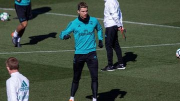 Cristiano Ronaldo, en el entrenamiento del Real Madrid de ayer lunes 26 de febrero.