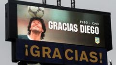 FILE PHOTO: Soccer Football - Copa Diego Maradona - Boca Juniors v Newell&#039;s Old Boys - Estadio La Bombonera, Buenos Aires, Argentina - November 29, 2020 A screen displays an image of Diego Maradona and the legend &quot;1960-infinity Thanks Diego&quot