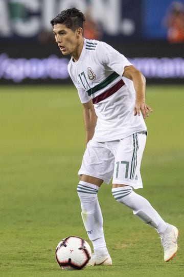 Gerardo Arteaga (20 años), desde su debut en 2016, suma 57 partidos con su club, Santos Laguna. Su inicio en la Selección Mexicana fue en septiembre a mandó del ‘Tuca’ Ferretti en el partido contra Estados Unidos que perderían 1-0.