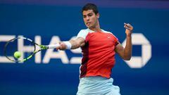 NEW YORK, NEW YORK - SEPTEMBER 01: Carlos Alcaraz of Spain plays a forehand shot against Federico Coria of Argentina during their Men's Singles Second Round match on Day Four of the 2022 US Open at USTA Billie Jean King National Tennis Center on September 01, 2022 in New York City. (Photo by Diego Souto/Quality Sport Images/Getty Images)