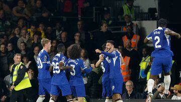 London (United Kingdom), 02/10/2023.- Chelsea players celebrate the 0-2 goal scored by Armando Broja (2R) during the English Premier League soccer match between Fulham FC and Chelsea FC in London, Britain, 02 October 2023. (Reino Unido, Londres) EFE/EPA/DAVID CLIFF EDITORIAL USE ONLY. No use with unauthorized audio, video, data, fixture lists, club/league logos or 'live' services. Online in-match use limited to 120 images, no video emulation. No use in betting, games or single club/league/player publications.
