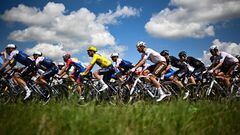 El pelotón durante la segunda etapa del Tour de Francia 2022.