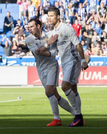 Cristiano Ronaldo celebra el 1-1 con Bale. 