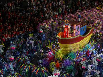 Uno de los eventos más importantes de Brasil se vuelve a celebrar. Tras dos años de parón por el COVID vuelve el Carnaval de Río.