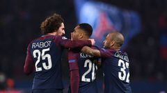 Paris Saint-Germain&#039;s French defender Layvin Kurzawa (C) celebrates with teammates afters scoring a goal  during the UEFA Champions League Group B football match between Paris Saint-Germain (PSG) and Anderlecht (RSCA) on October 31, 2017, at the Parc