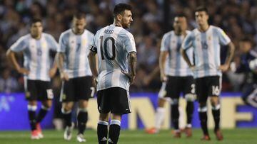 Dejected Lionel Messi &amp; Argentina players