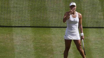 Angelique Kerber celebra su victoria ante Venus Williams en las semifinales de Wimbledon.