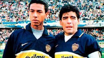 Solano y Maradona, en su etapa en Boca Juniors.