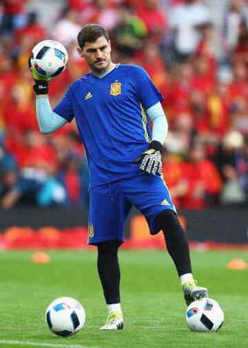 El capitán español Iker Casillas ocupa la decimotercera posición en el ranking de los más deseados.