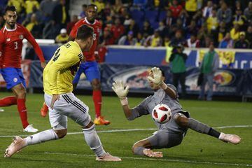 Colombia ganó con goles de Bacca y Cucho Hernández (2)