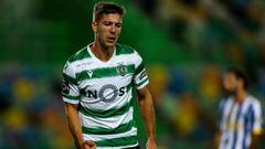 Sporting&#039;s Argentine forward Luciano Vietto celebrates after scoring a goal during the Portuguese League football match between Sporting and Porto at the Jose Alvalade stadium in Lisbon on October 17, 2020. (Photo by CARLOS COSTA / AFP)
