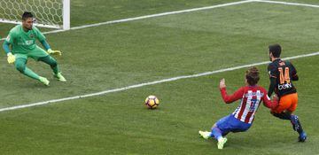 Griezmann scores his second goal in Sunday's win over Valencia.