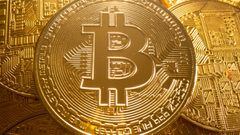 FOTO DE ARCHIVO: Una representaci&oacute;n de la criptomoneda Bitcoin se ve en esta ilustraci&oacute;n tomada el 6 de agosto de 2021. 