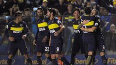 Los jugadores de Boca Juniors celebran el gol de Benedetto ante Independiente