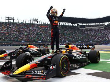 El piloto neeerlandés de Red Bull Racing, Max Verstappen, ganador del GP de México.