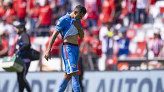 Julio Cesar Domínguez se lamenta después de la derrota contra Toluca.