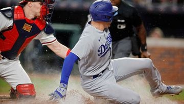 In only his second return to Atlanta since his blockbuster trade, Freddie Freeman sets aside his emotion and delivers for the Dodgers.