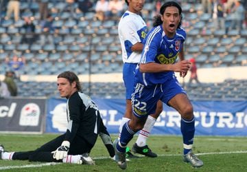 Llegó desde la Universidad de Concepción y destacó en los azules. En ese Clausura 2006 jugó 19 partidos.