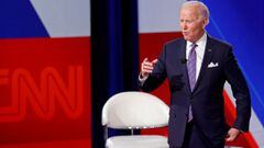 FILE PHOTO: U.S. President Joe Biden speaks during a town hall about his infrastructure investment proposals with CNN&#039;s Anderson Cooper at the Baltimore Center Stage Pearlstone Theater in Baltimore, Maryland, U.S. October 21, 2021. REUTERS/Jonathan E