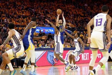 Steph Curry pings pings one in against the Kings in Game Six of the Western Conference First Round playoffs.