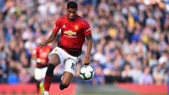 Manchester United&#039;s English striker Marcus Rashford runs with the ball during the English Premier League football match between Chelsea and Manchester United at Stamford Bridge in London on October 20, 2018. (Photo by Glyn KIRK / AFP) / RESTRICTED TO