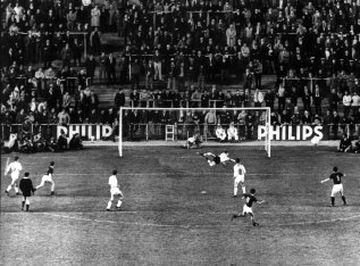 Gran escenario de finales. El 28 de mayo de 1969 se volvió a jugar la final de la Copa de Europa. Esta vez entre el Milan y el Ajax.