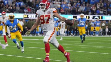 Mahomes declares Kelce the greatest TE of all-time - AS USA